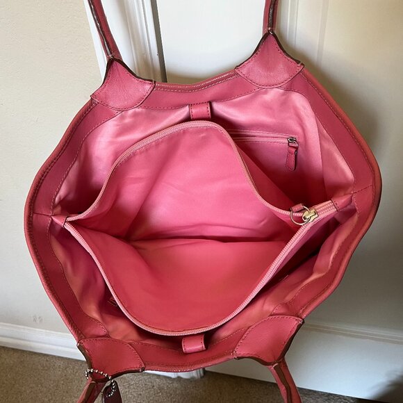 Coach Bleecker Archive Y2K Floral Appliqué Signature Canvas Tote - Picture 10 of 14